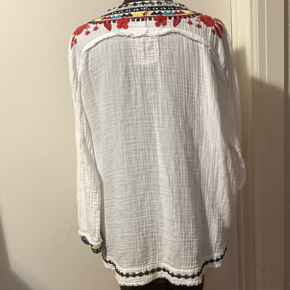 JOHNNY WAS GAUZE top w/pockets, size xtra small. Excellent condition. - Picture 3 of 7